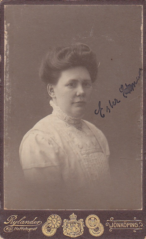 Ester porträtt A