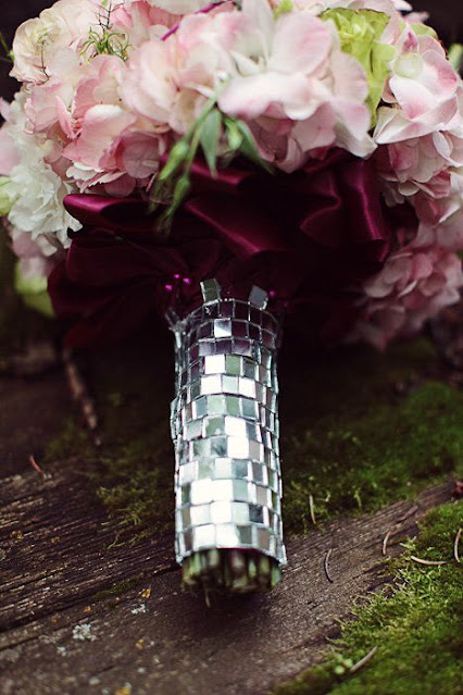 Une déco de mariage avec des boules à facettes