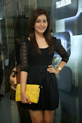 Rashi Kanna latest glam pics-thumbnail-28