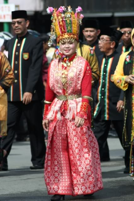 Foto Pawai Dengan Pakaian  Adat  Aceh  Fokus Aceh 