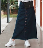 Model rok terbaru untuk tampilan casual