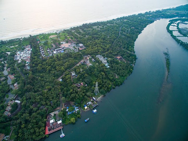 Mobor Beach, Goa-Most Beautiful Beach on Earth-in-india-panaji-calangute-beaches-pictures-gallery-stock-photo