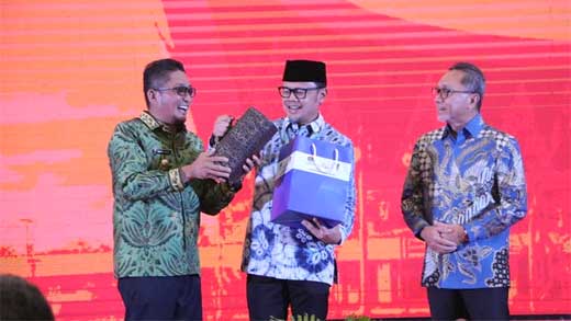 Hendri Septa saat welcome dinner Rakernas XV Apeksi di Padang