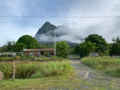 Gunung Santubong  Tempat Dan Aktiviti Menarik di Kuching