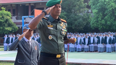 Dandim 0103 Aceh Utara Pembina Upacara Bendera di SMAN 1 Lhokseumawe