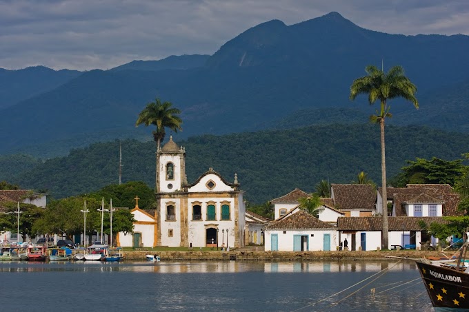 Maio em Paraty - Festa do Divino, Bourbon Jazz Festival e Corpus Christi! 