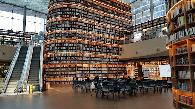 Starfield Library (별마당 도서관) in Seoul, South Korea