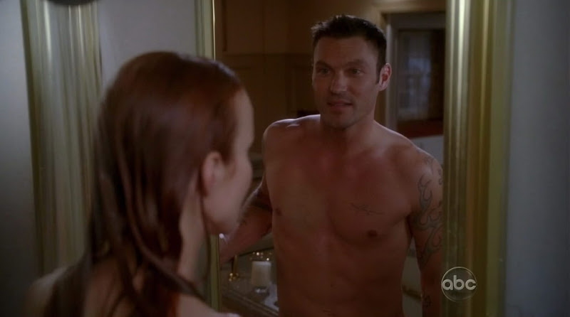 Brian Austin Green Shirtless on Desperate Housewives s7e05