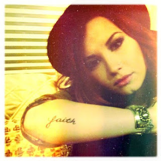 TATUAJES EN ANTEBRAZO DEMI LOVATO