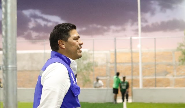ENTREGA LEO MONTAÑEZ PARQUE EN CASA SÓLIDA CON CANCHA DE PASTO SINTÉTICO Y ÁREA PARA MASCOTAS.