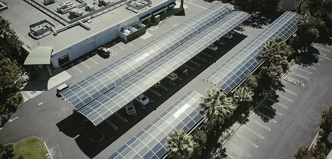 تطبيقات الطاقة الشمسية في الشوارع