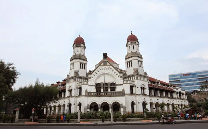 Semarang: Little Netherland, Little China  An Absurd Thing