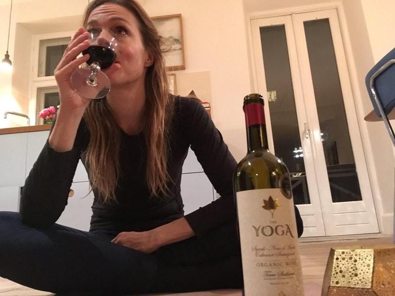 Yoga Fails: Was kann man aus einem totalen Yoga-Fehlschlag lernen? Fail, Komische Begebenheiten des Lebens, Sport | Die Kirche des heiligen Al Bundy 16. November 2023 11