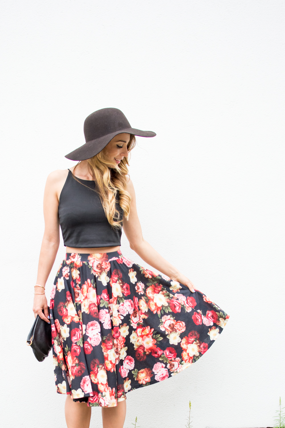 floral midi skirt and black crop top outfit