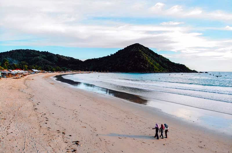 Pantai Selong Belanak Lombok