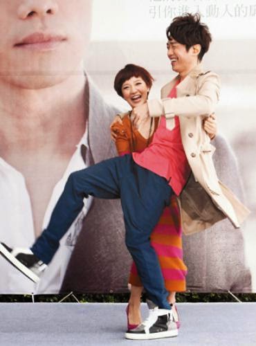 Pop Charts Nicholas Teo New Album Debuts At Number One In Sales