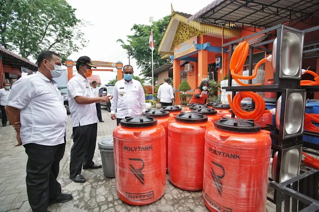 Akhyar Pantau Ketersediaan Cairan Disinfektan Di Kantor BPBD Medan