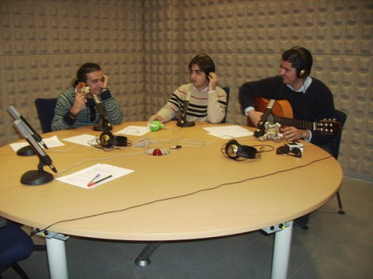 DANDO EL KANTE EN LA RADIO