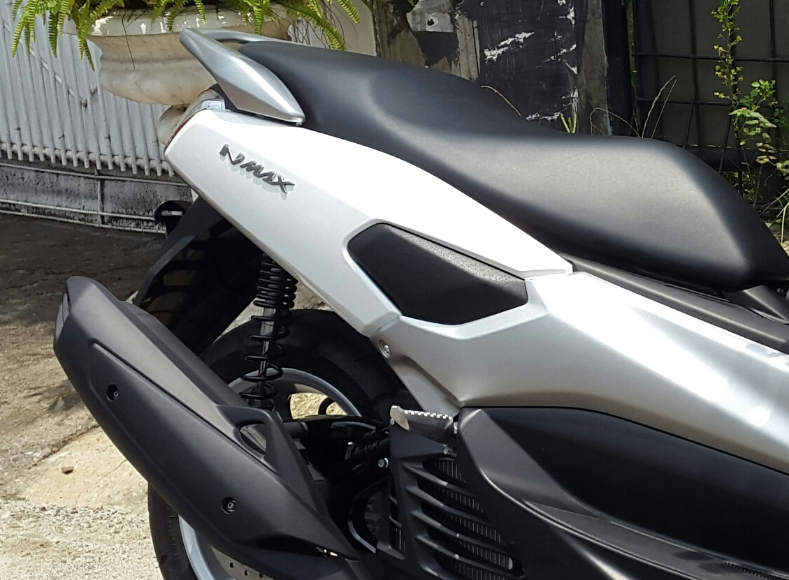  Modifikasi Yamaha Nmax ABS Putih Terbaru Bergaya Touring 