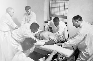 טיפול חשמלי בחולה נפש ארצות הברית 1949