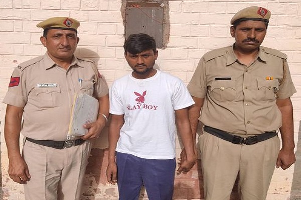 Being-a-servant-in-the-house-Then-stole-all-the-belongings-of-the-house-Bahalgarh-police-arrested