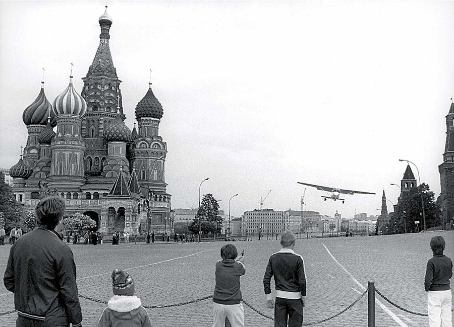 28 Мая 1987 года. Руст на Красной площади в Москве 