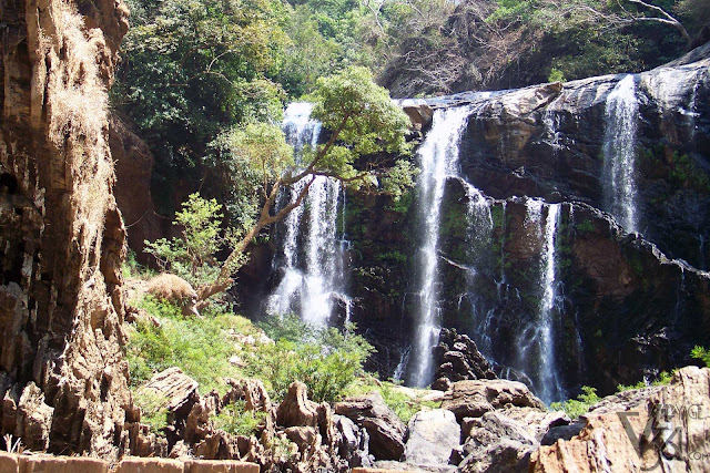 Sathodi falls during peak summer (End of Mar-2011)