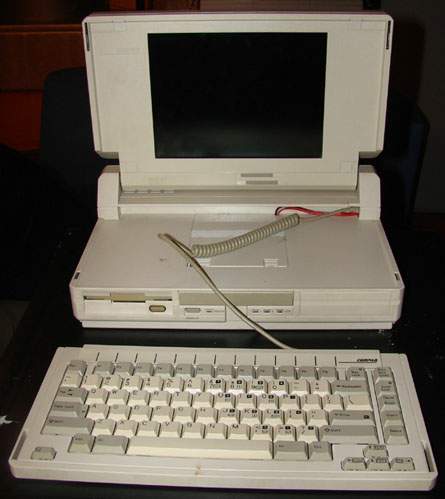 Oktober 1988, Compaq memulai debutnya dengan SLT/286. Komputer 