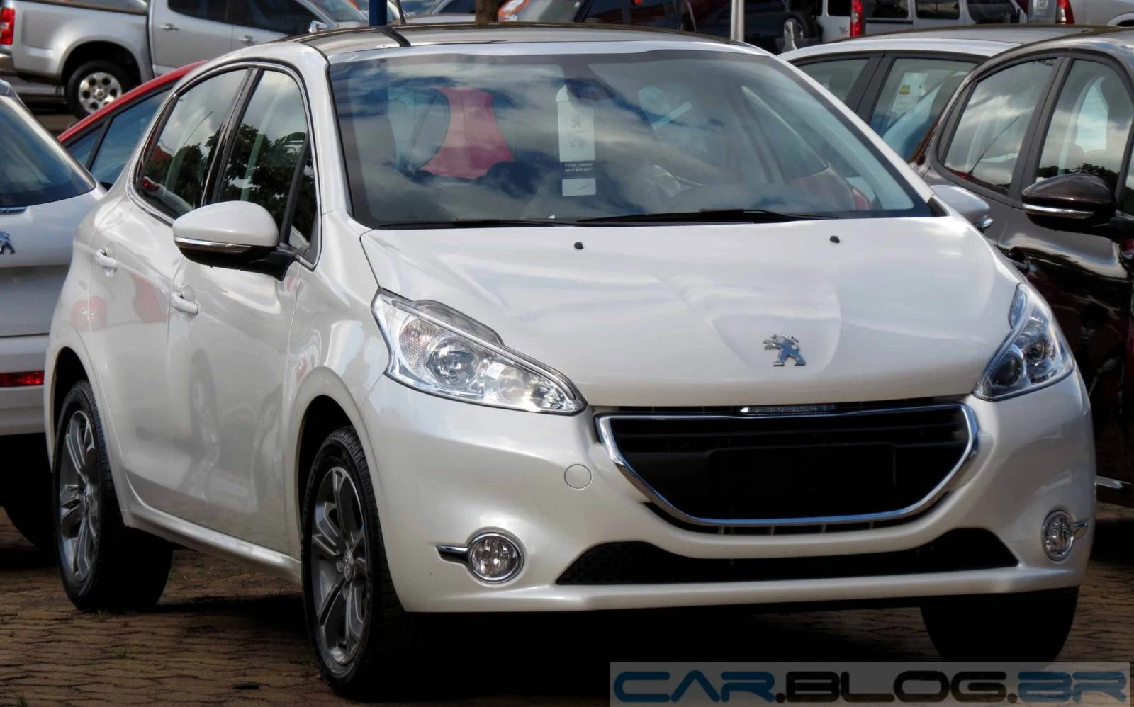 Peugeot 208 Active Automático 2015 - Griffe