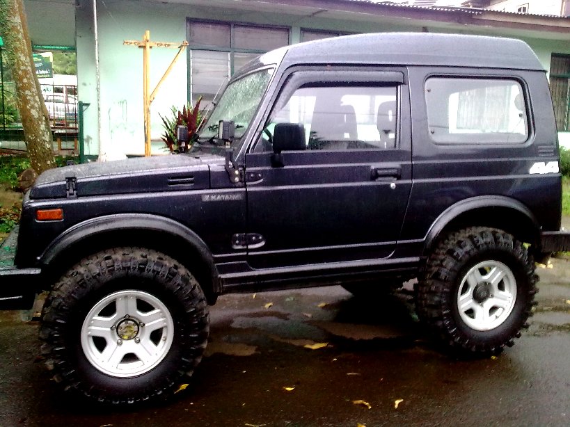 MOBIL 4X4 Suzuki Katana GX 2006 MOBIL 4X4 Suzuki Katana GX 2006