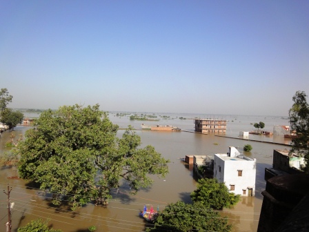 Flood Transforms Yamuna into a Vast Lake