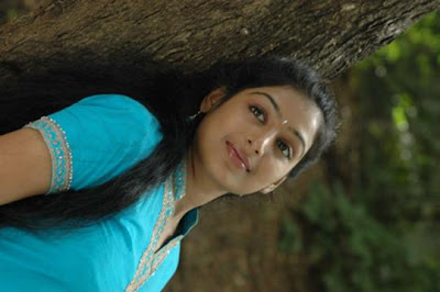 Cute actress Padmapriya