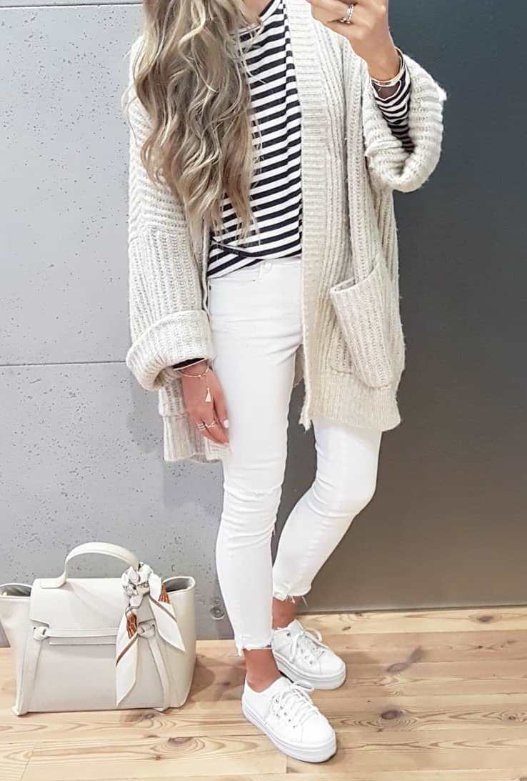 white on white / knit cardi + skinny jeans + sneakers + bag + striped top