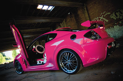 Foto auto tuning rosa