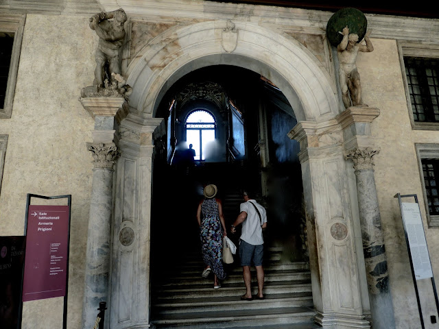 Palazzo-ducale-venezia-la-scala-d'oro