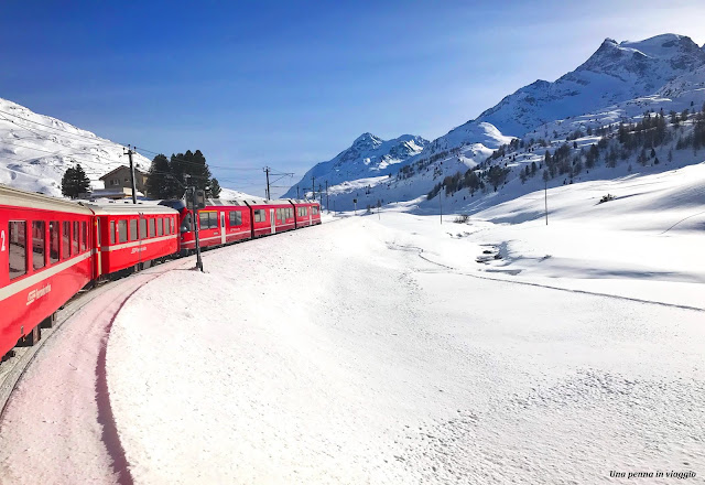 Trenino Rosso del Bernina d'inverno