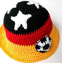 http://www.ravelry.com/patterns/library/soccer-applique-embellishment---fussball-applikation