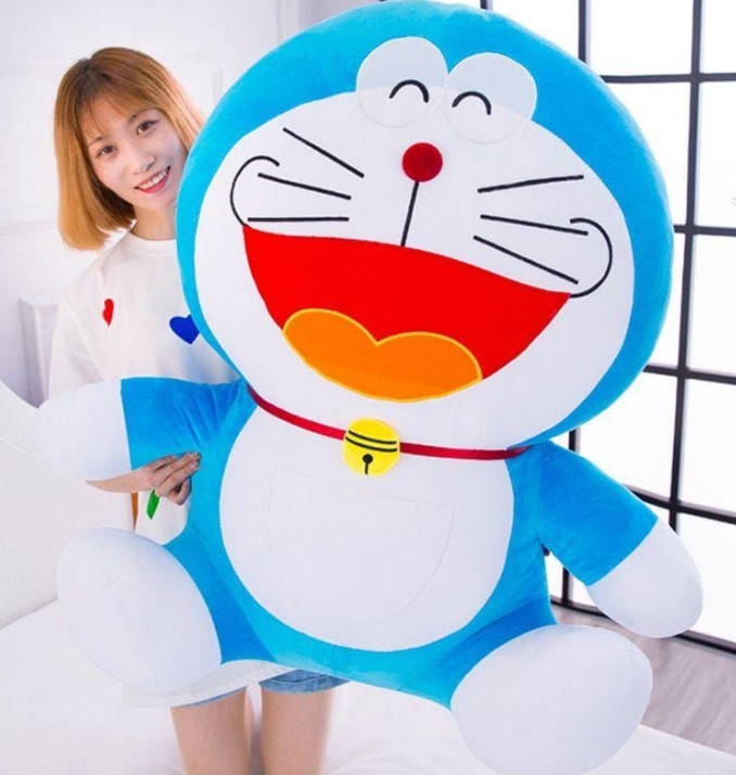 Foto Boneka Doraemon Terbesar