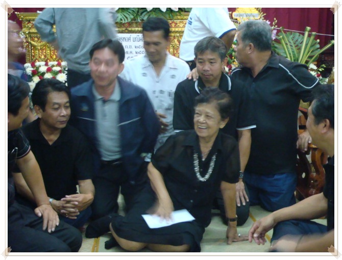 'งานศพลุงพงศ์วันแรก