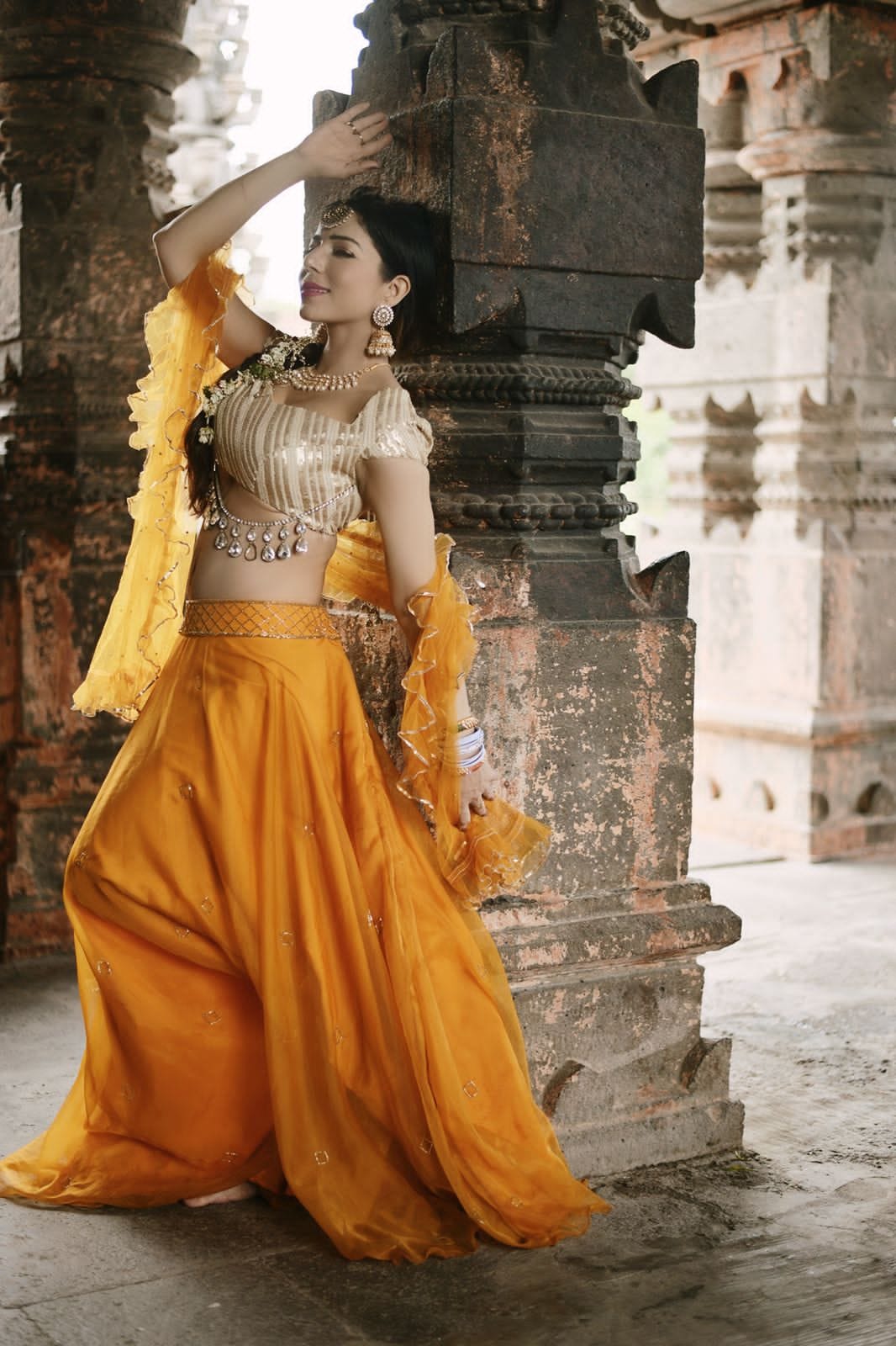 Actress maahi khan Lives Out Royal Dreams As She Poses In Traditional Attire