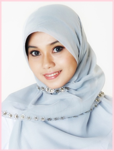 Tips Kreasi Model Jilbab Modern Cantik - Info Femina