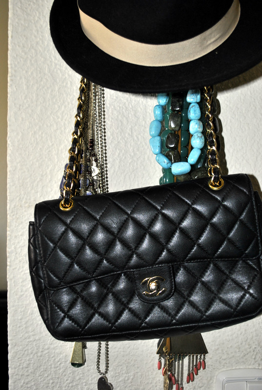 Bolso CHANEL 2.55 negro