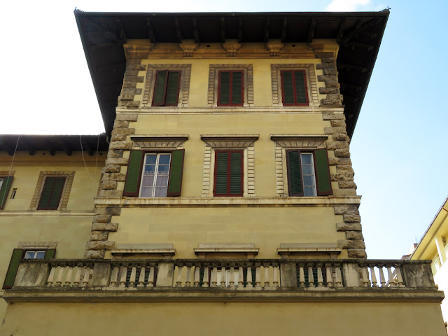 A detail of Palazzo Maurogordato, Via Crispi, Livorno