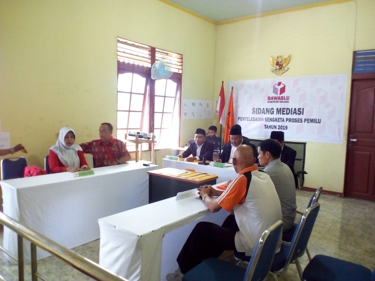 SIDANG MEDIASI PENYELESAIAN SENGKETA PEMILU 2019 - KPU SEKADAU