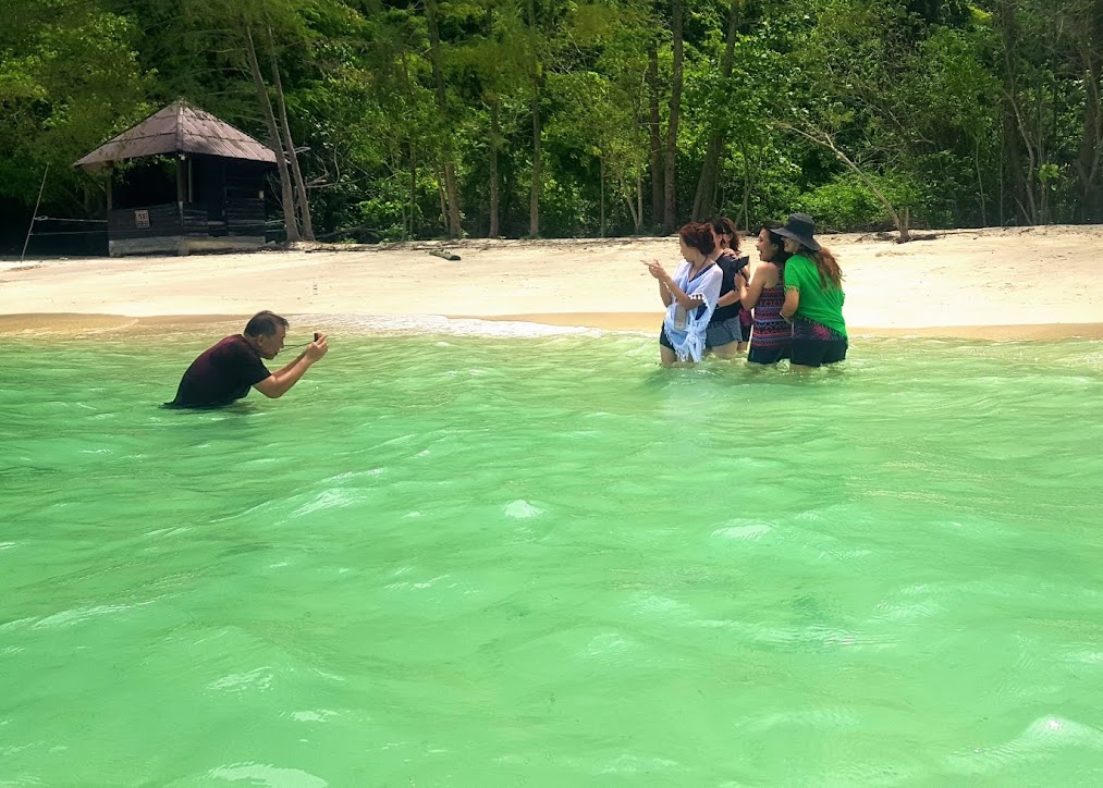 4 Islands tour by private long-tail boat from Ao Nang - Koh Poda (Poda Island), Koh Gai (Chicken Island), Koh Tup and Koh Mor (Tup Island) and Phra Nang Beach on Railay Peninsula