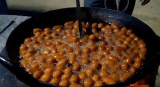 Ledikeni-Traditional-Bengali-Sweet