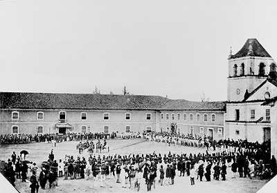 Bairro do Brás em 1938. Em primeiro plano, o Mosteiro de São Bento. Ao  fundo, no canto superior direito, o Merc…