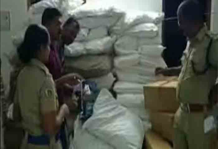 News,Kerala,State,palakkad,Police,Seized,Local-News, Palakkad: Prohibited tobacco products seized from house
