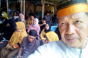 Drg. H. Kamåruddin Mewakili H. Suwardi Haseng melayat ke Rumah Duka Almarhumah Andi Madiana di Sewo