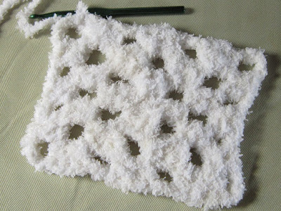 crochet, Bernat Pipsqueak, fluffy, yarn